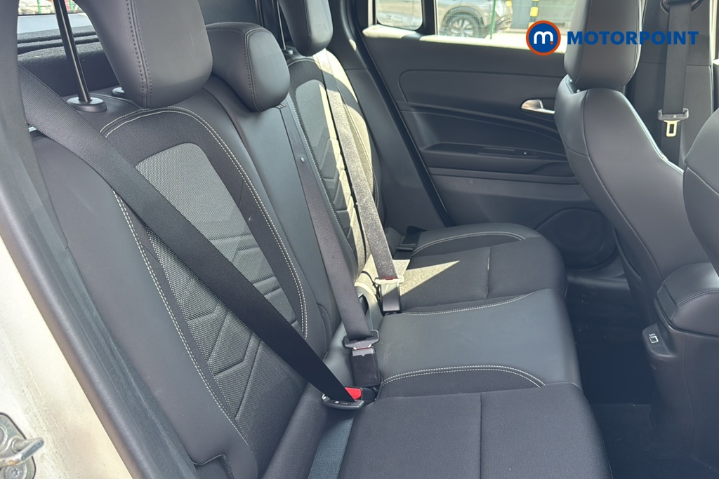 Jeep Avenger Altitude Manual Petrol SUV - Stock Number (1659093) - 25th supplementary image