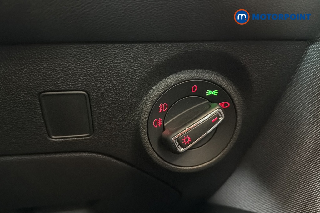 Seat Leon Se Dynamic Manual Diesel Hatchback - Stock Number (1659935) - 11th supplementary image