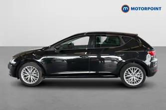 Seat Leon Se Dynamic Manual Diesel Hatchback - Stock Number (1659935) - Drivers side