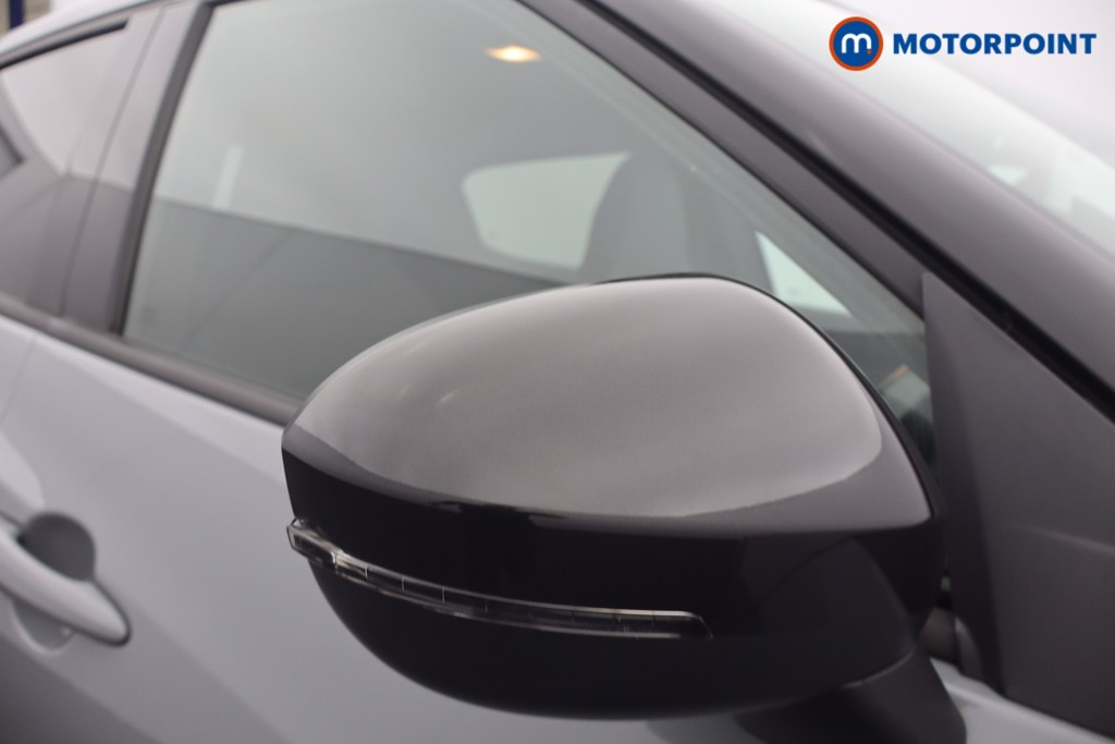 Nissan Juke N-Connecta Automatic Petrol SUV - Stock Number (1660475) - 22nd supplementary image