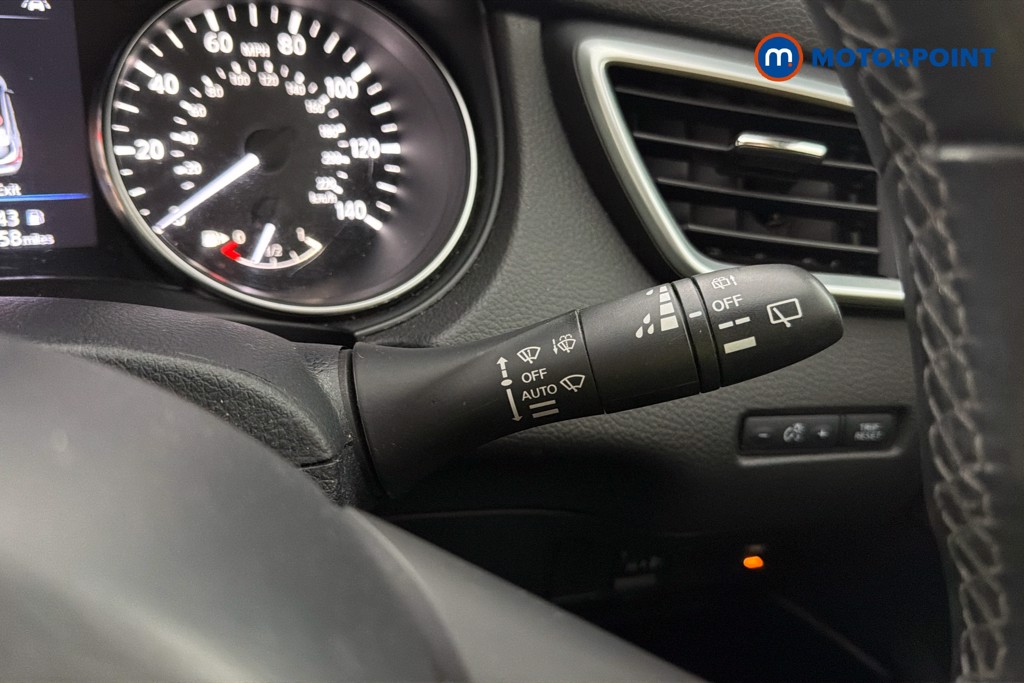 Nissan Qashqai Acenta Premium Automatic Petrol SUV - Stock Number (1661541) - 7th supplementary image