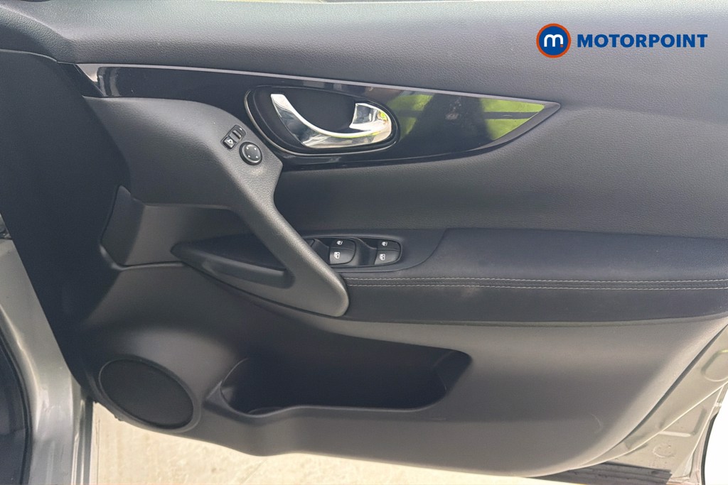Nissan Qashqai Acenta Premium Automatic Petrol SUV - Stock Number (1661541) - 19th supplementary image