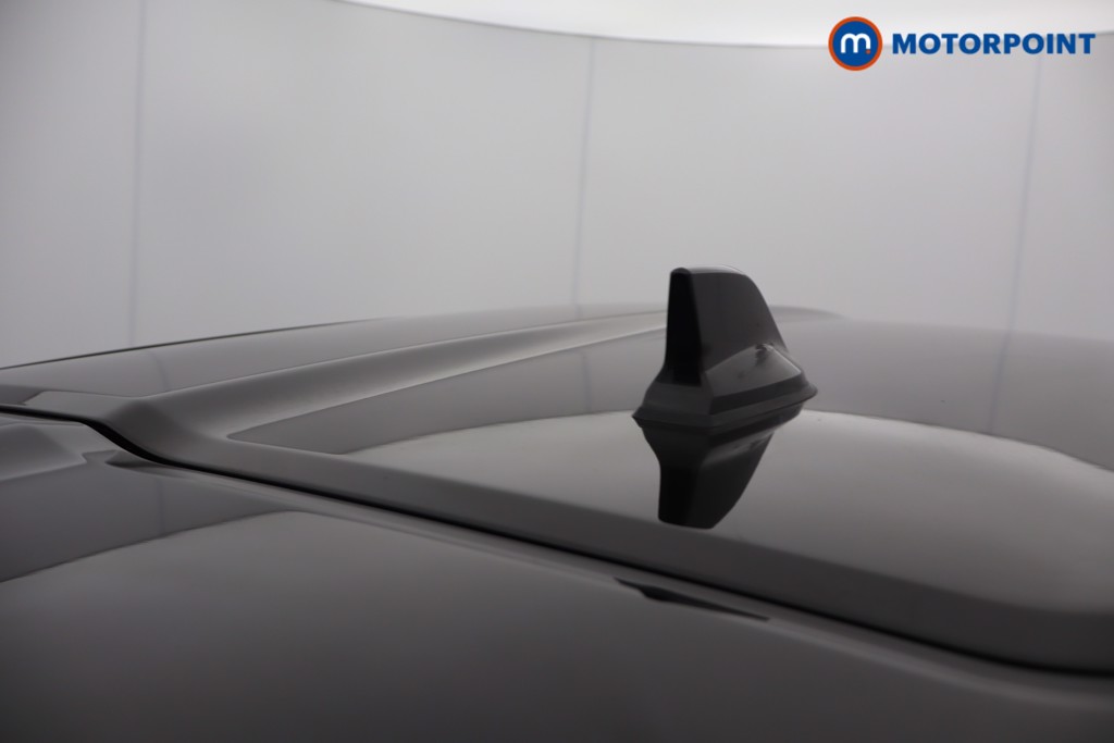 Nissan Juke N-Connecta Manual Petrol SUV - Stock Number (1661584) - 4th supplementary image