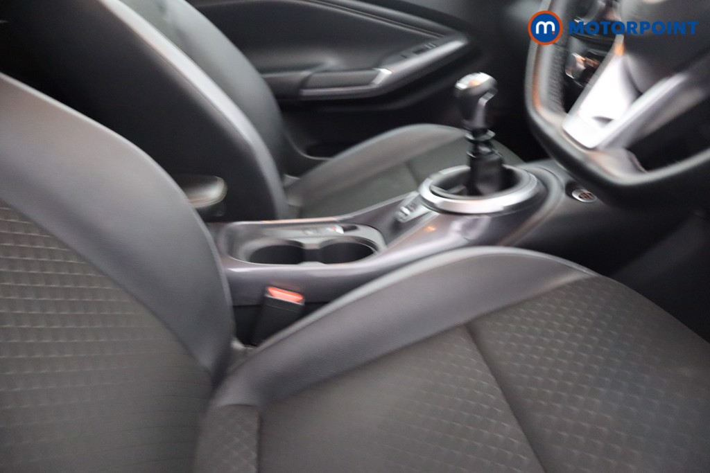 Nissan Juke N-Connecta Manual Petrol SUV - Stock Number (1661584) - 12th supplementary image