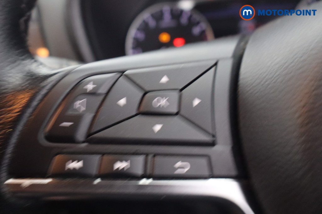 Nissan Juke N-Connecta Manual Petrol SUV - Stock Number (1661584) - 15th supplementary image