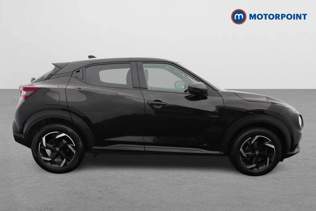 Nissan Juke N-Connecta Manual Petrol SUV - Stock Number (1661584) - Drivers side