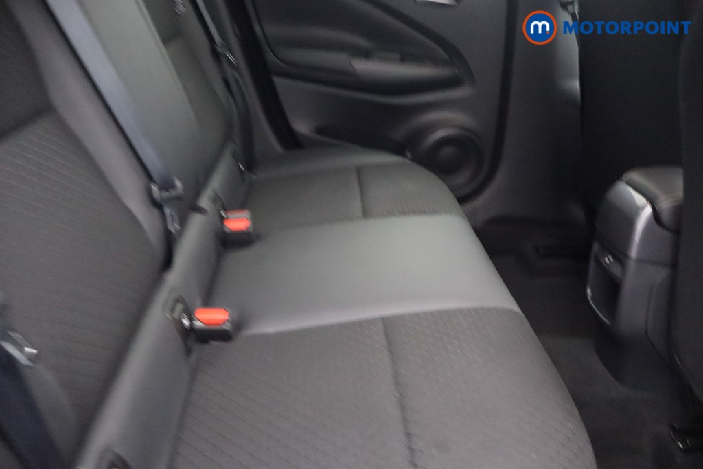 Nissan Juke N-Connecta Manual Petrol SUV - Stock Number (1661588) - 8th supplementary image