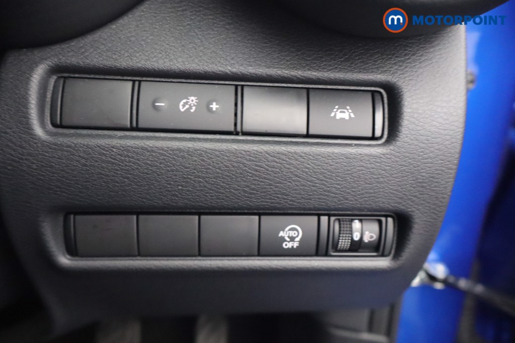 Nissan Juke N-Connecta Manual Petrol SUV - Stock Number (1661588) - 13th supplementary image