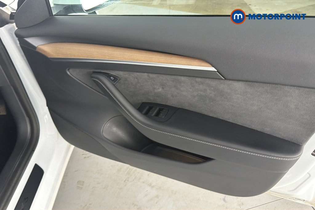 Tesla Model 3 Long Range Automatic Electric Saloon - Stock Number (1665456) - 18th supplementary image
