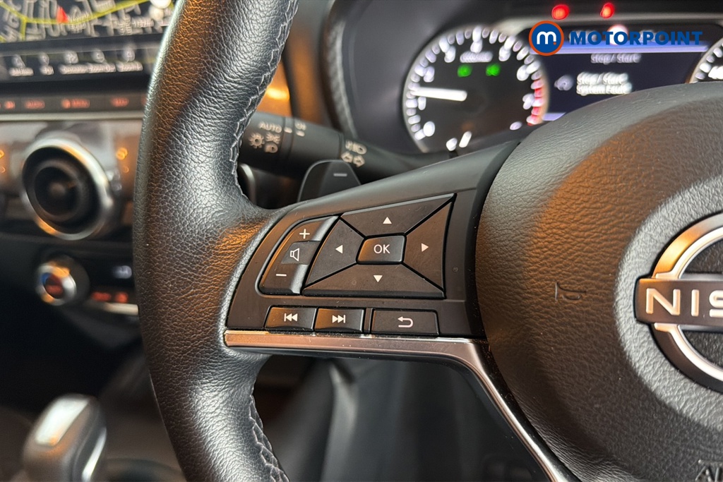 Nissan Juke N-Connecta Automatic Petrol SUV - Stock Number (1666053) - 4th supplementary image