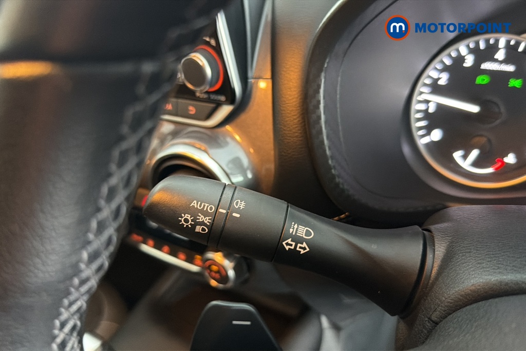 Nissan Juke N-Connecta Automatic Petrol SUV - Stock Number (1666053) - 5th supplementary image