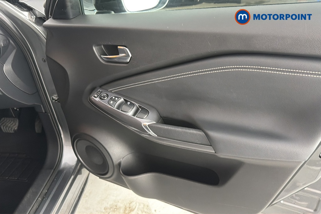 Nissan Juke N-Connecta Automatic Petrol SUV - Stock Number (1666053) - 18th supplementary image