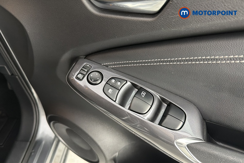 Nissan Juke N-Connecta Automatic Petrol SUV - Stock Number (1666053) - 19th supplementary image