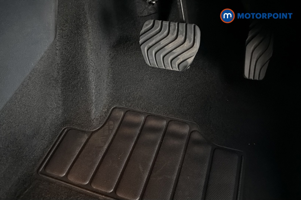 Nissan Juke N-Connecta Automatic Petrol SUV - Stock Number (1666053) - 24th supplementary image