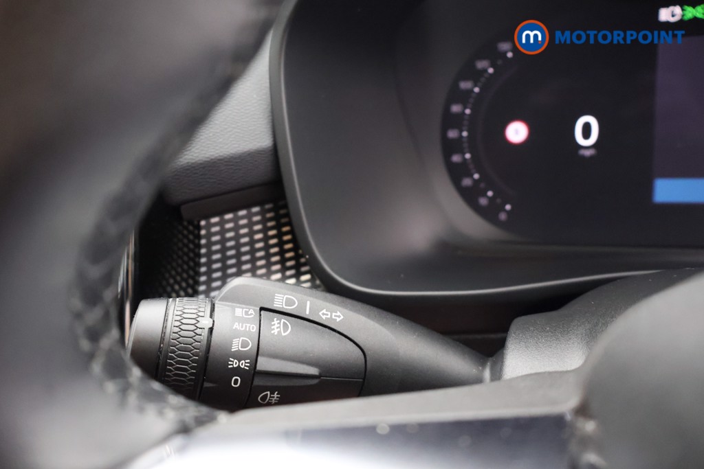 Volvo Xc40 Plus Automatic Petrol SUV - Stock Number (1666444) - 5th supplementary image