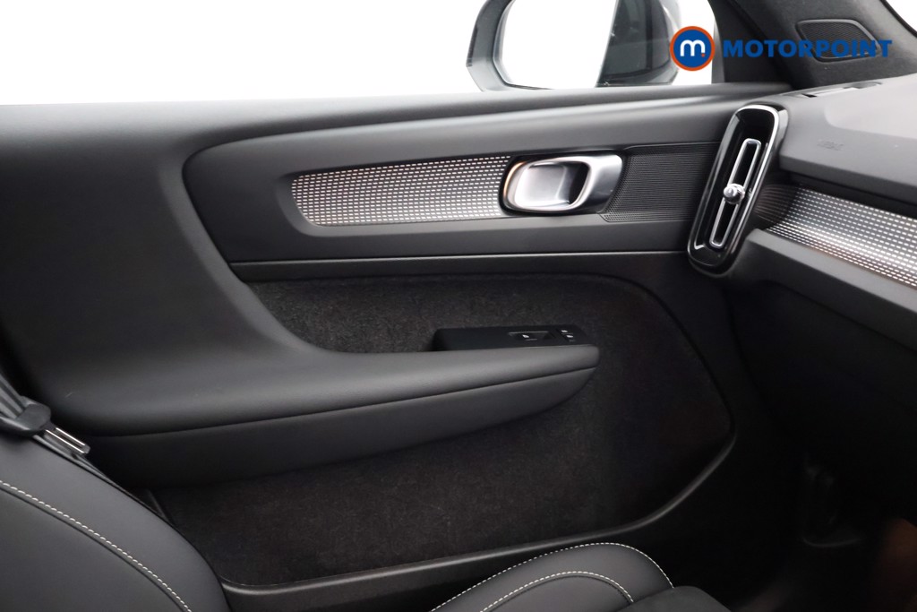 Volvo Xc40 Plus Automatic Petrol SUV - Stock Number (1666444) - 12th supplementary image
