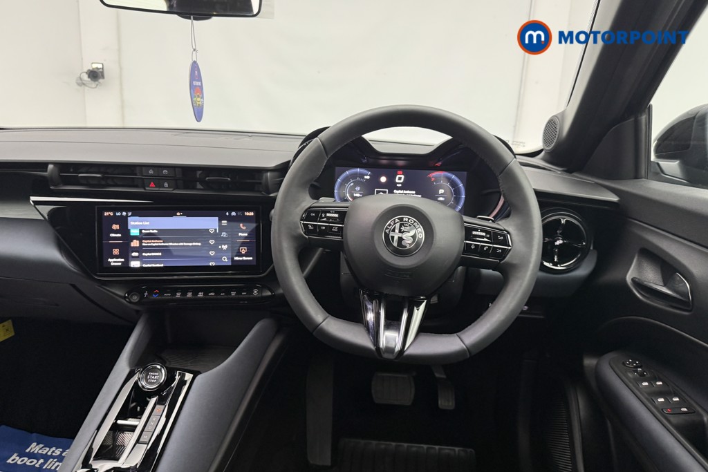 Alfa Romeo Junior 1.2 Turbo Ibrida 5Dr Auto Automatic Petrol SUV - Stock Number (1667351) - 16th supplementary image