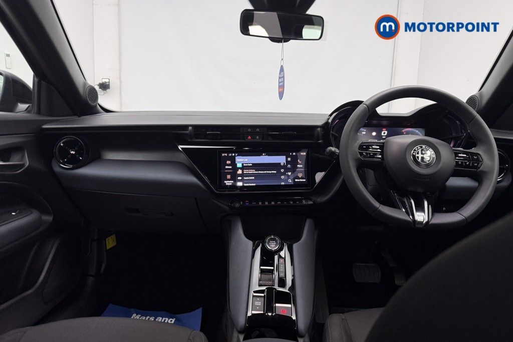 Alfa Romeo Junior 1.2 Turbo Ibrida 5Dr Auto Automatic Petrol SUV - Stock Number (1667351) - 17th supplementary image