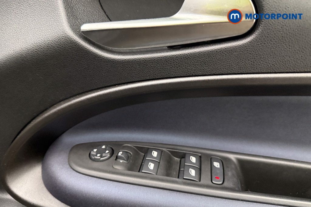 Alfa Romeo Junior 1.2 Turbo Ibrida 5Dr Auto Automatic Petrol SUV - Stock Number (1667351) - 19th supplementary image