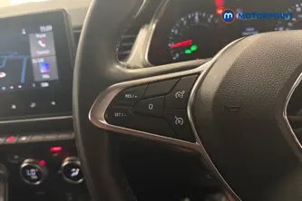 Renault Captur Iconic Manual Petrol SUV - Stock Number (1667744) - 4th supplementary image