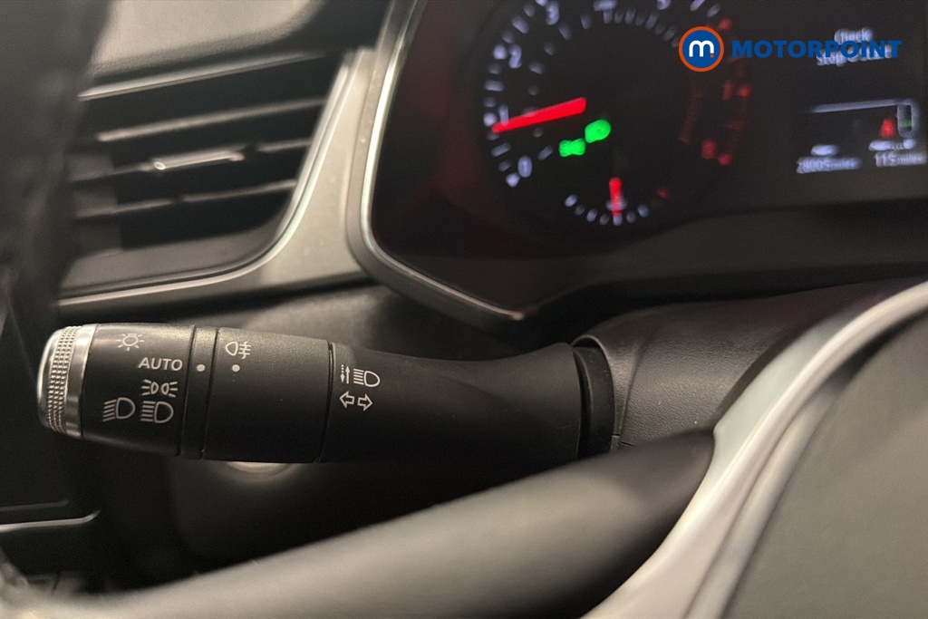 Renault Captur Iconic Manual Petrol SUV - Stock Number (1667744) - 5th supplementary image