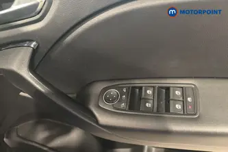Renault Captur Iconic Manual Petrol SUV - Stock Number (1667744) - 19th supplementary image