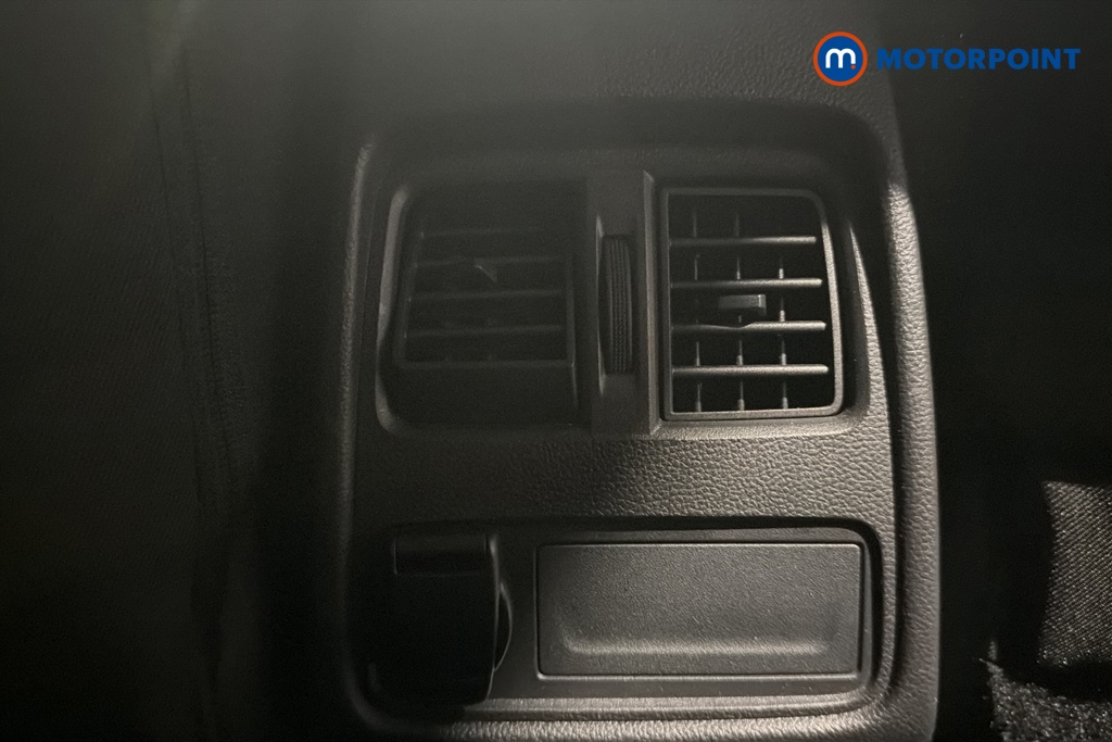 Renault Captur Iconic Manual Petrol SUV - Stock Number (1667744) - 28th supplementary image