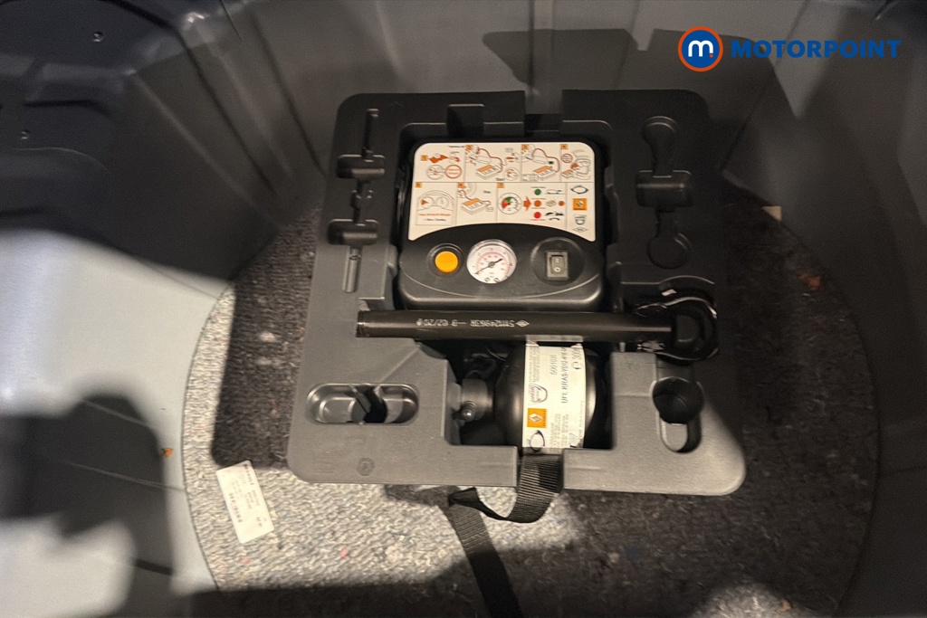 Renault Captur Iconic Manual Petrol SUV - Stock Number (1667744) - 33rd supplementary image