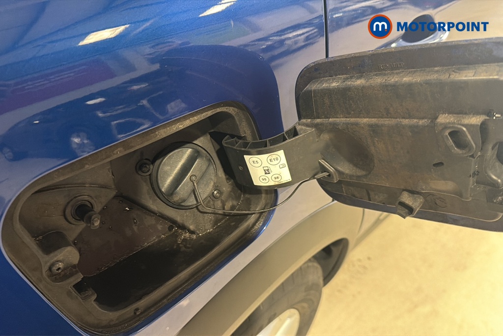Renault Captur Iconic Manual Petrol SUV - Stock Number (1667744) - 41st supplementary image