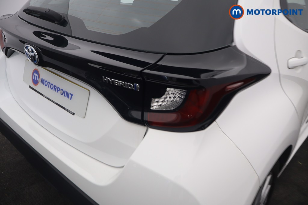Toyota Yaris Icon Automatic Petrol-Electric Hybrid Hatchback - Stock Number (1668222) - 3rd supplementary image