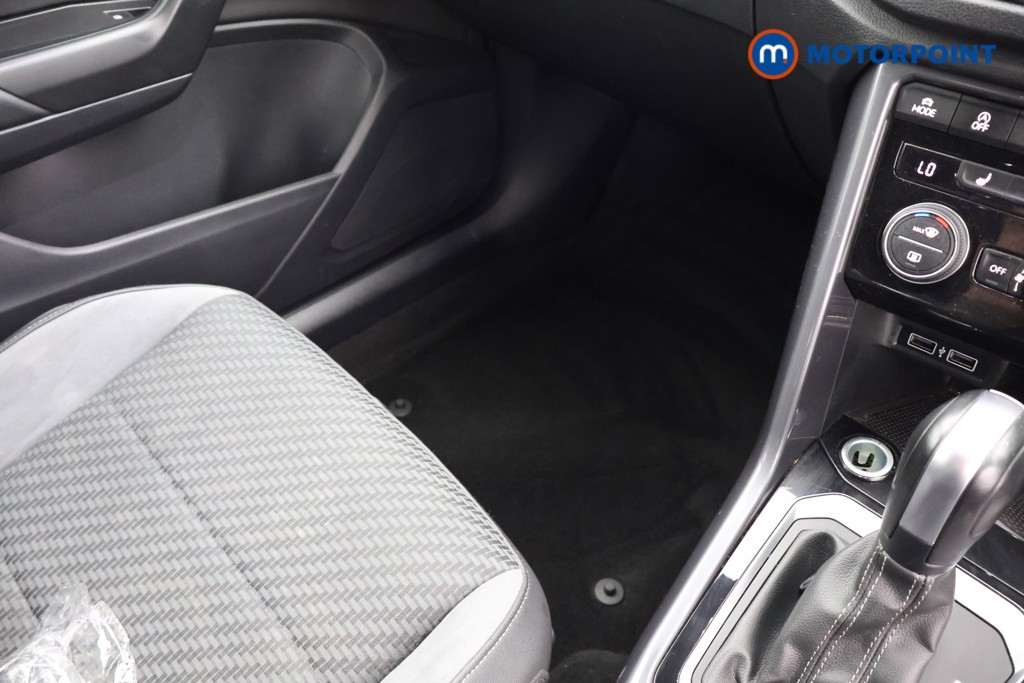 Volkswagen T-Roc R-Line Automatic Petrol SUV - Stock Number (1668291) - 17th supplementary image