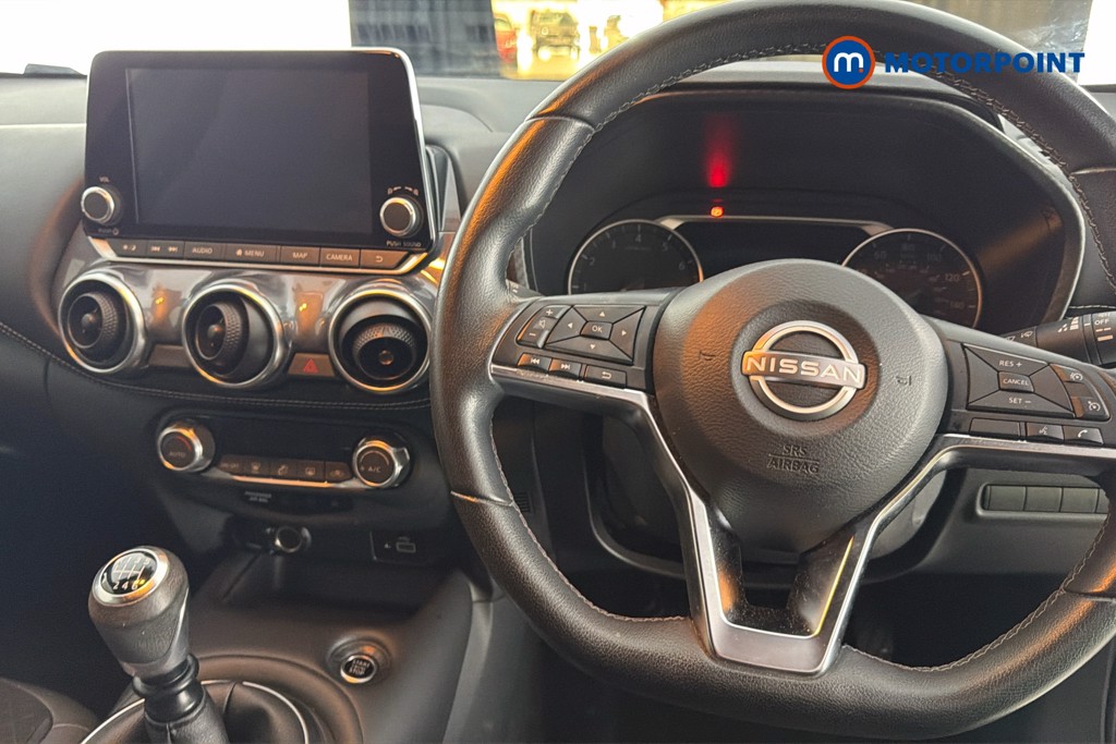 Nissan Juke N-Connecta Manual Petrol SUV - Stock Number (1668345) - 2nd supplementary image