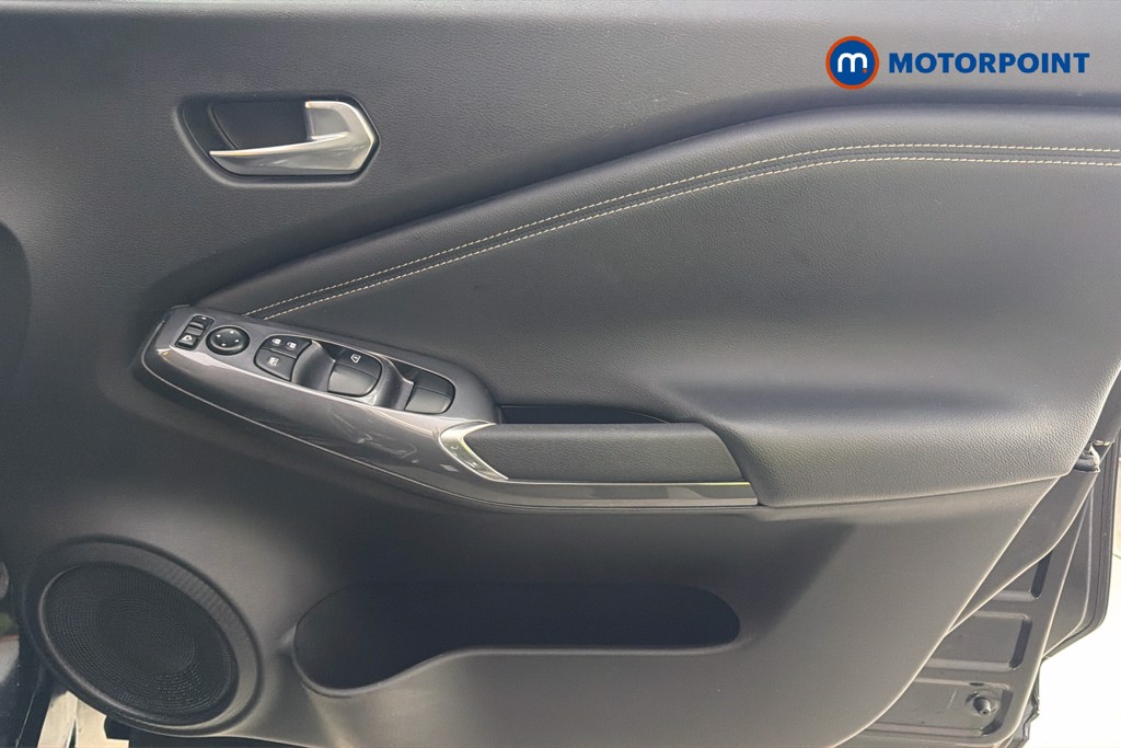 Nissan Juke N-Connecta Manual Petrol SUV - Stock Number (1668345) - 19th supplementary image