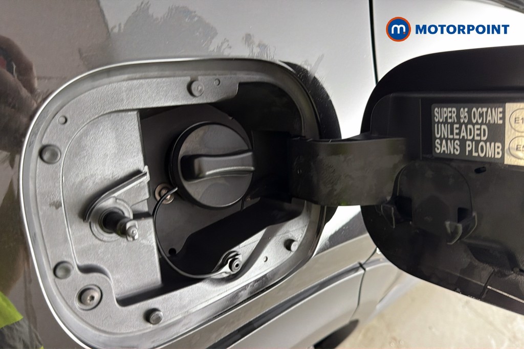 Nissan Juke N-Connecta Manual Petrol SUV - Stock Number (1668345) - 41st supplementary image