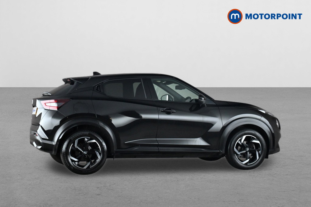 Nissan Juke N-Connecta Manual Petrol SUV - Stock Number (1668345) - Drivers side