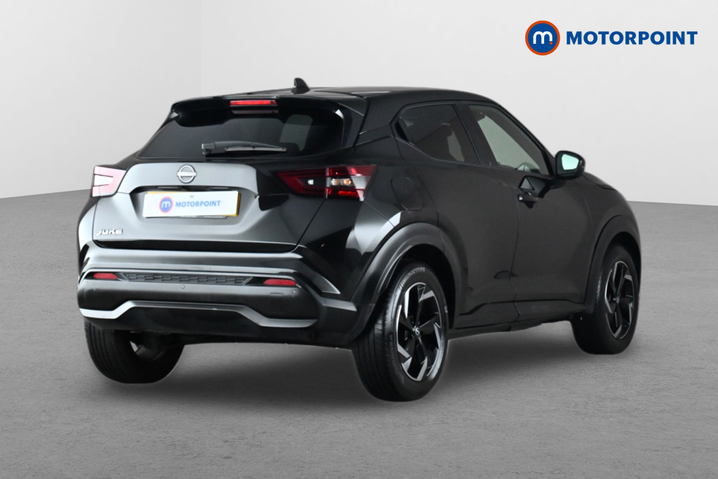 Nissan Juke N-Connecta Manual Petrol SUV - Stock Number (1668345) - Drivers side rear corner