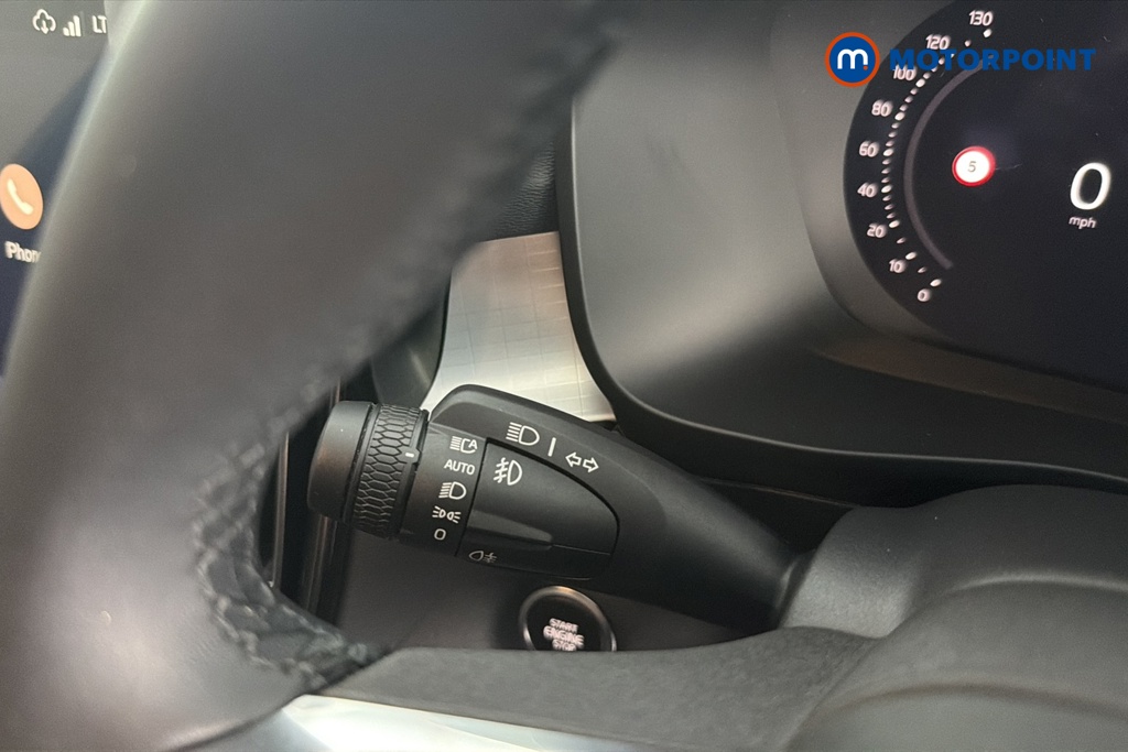 Volvo Xc40 Core Automatic Petrol SUV - Stock Number (1668352) - 5th supplementary image