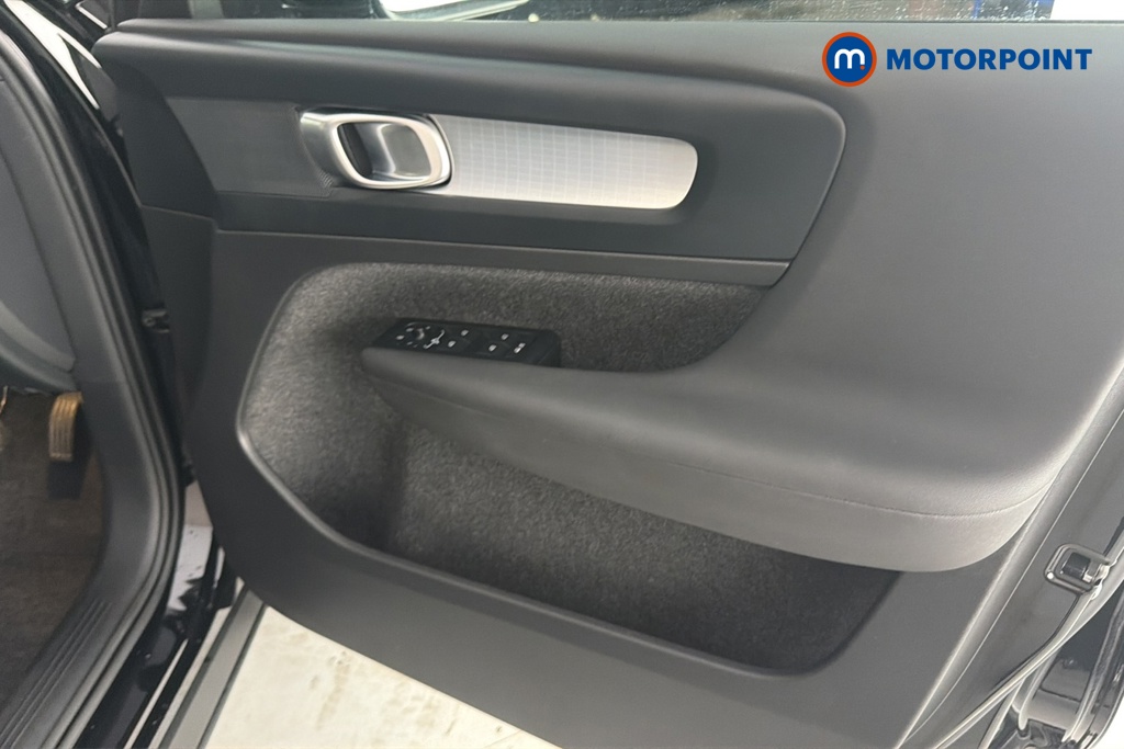 Volvo Xc40 Core Automatic Petrol SUV - Stock Number (1668352) - 18th supplementary image