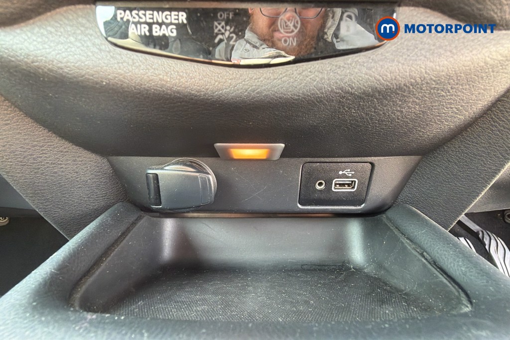 Nissan Juke Tekna Automatic Petrol SUV - Stock Number (1668393) - 3rd supplementary image