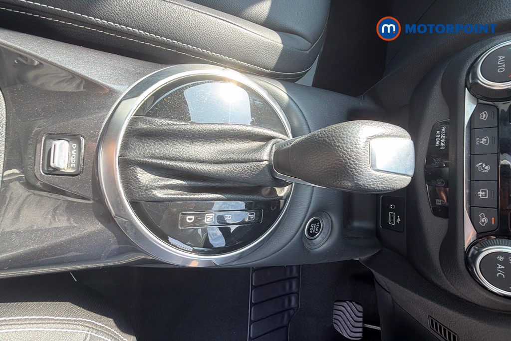Nissan Juke Tekna Automatic Petrol SUV - Stock Number (1668393) - 4th supplementary image