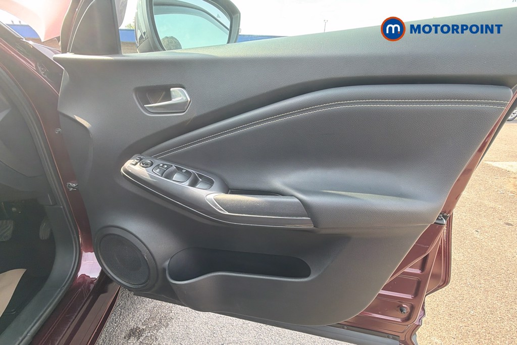 Nissan Juke Tekna Automatic Petrol SUV - Stock Number (1668393) - 38th supplementary image