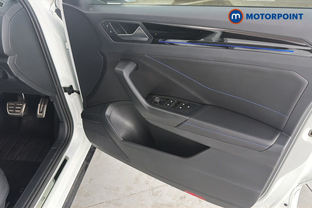 Volkswagen T-Roc R Automatic Petrol SUV - Stock Number (1668408) - 18th supplementary image