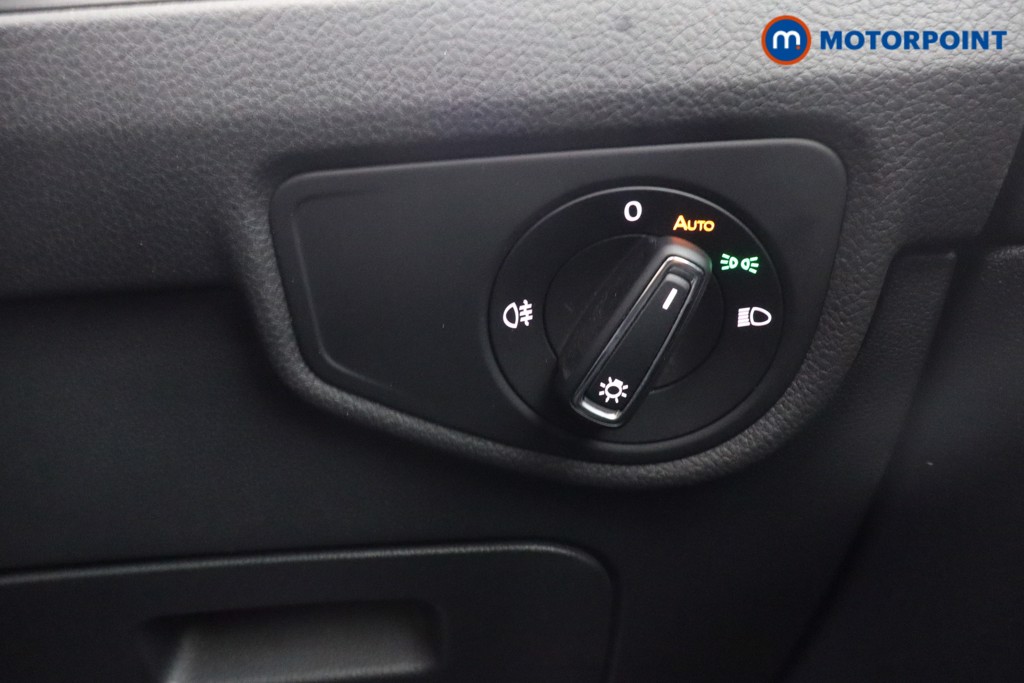 Volkswagen Touran Match Manual Petrol People Carrier - Stock Number (1668484) - 9th supplementary image