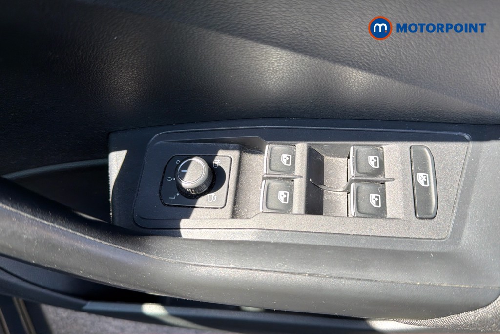 Volkswagen T-Roc SE Manual Petrol SUV - Stock Number (1668730) - 42nd supplementary image