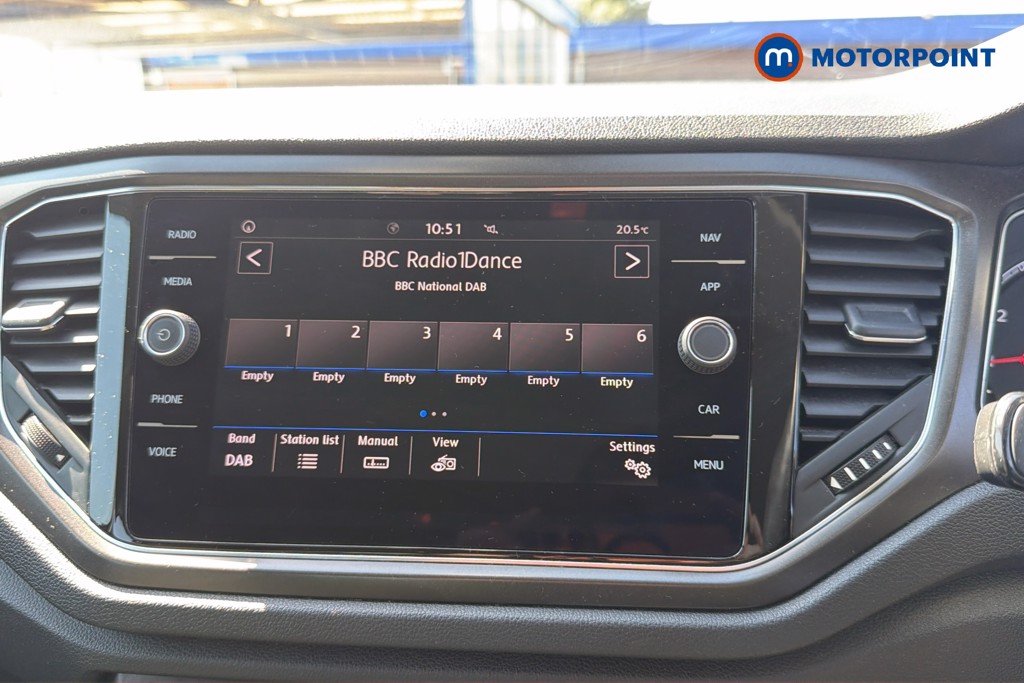 Volkswagen T-Roc SE Manual Petrol SUV - Stock Number (1668730) - 1st supplementary image
