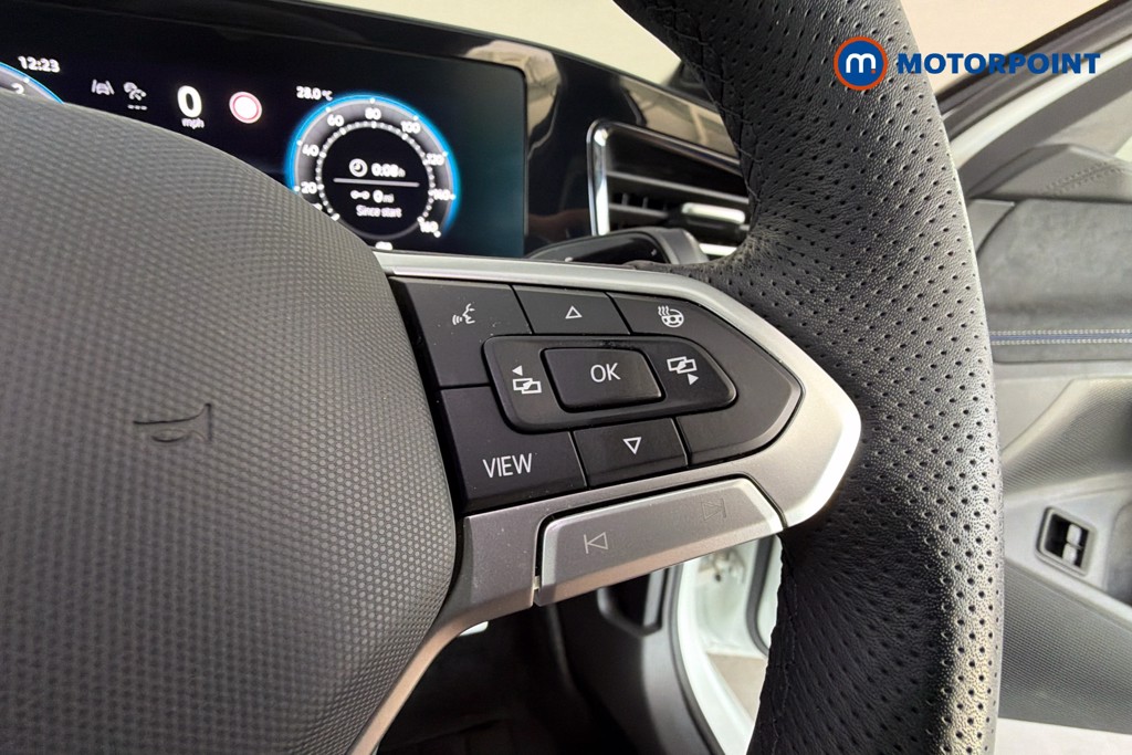 Volkswagen Passat R-Line Automatic Petrol Plug-In Hybrid Estate - Stock Number (1668999) - 4th supplementary image