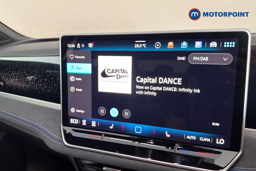 Volkswagen Passat R-Line Automatic Petrol Plug-In Hybrid Estate - Stock Number (1668999) - 9th supplementary image