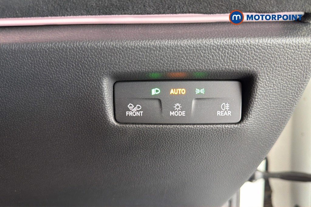 Volkswagen Passat R-Line Automatic Petrol Plug-In Hybrid Estate - Stock Number (1668999) - 18th supplementary image