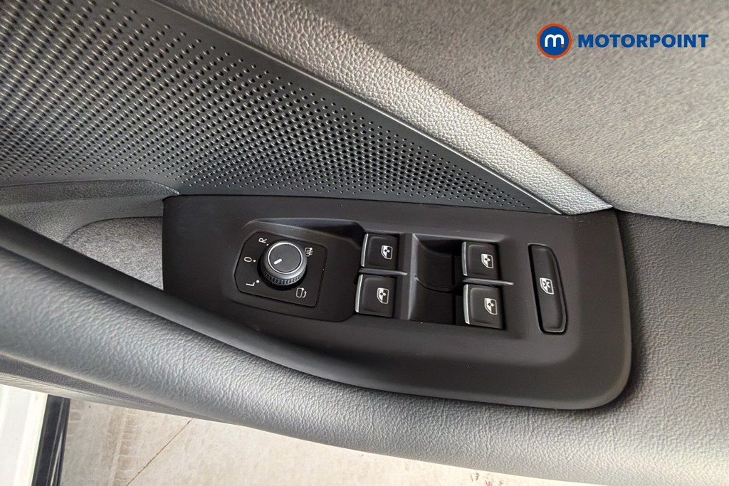 Volkswagen Passat R-Line Automatic Petrol Plug-In Hybrid Estate - Stock Number (1668999) - 20th supplementary image