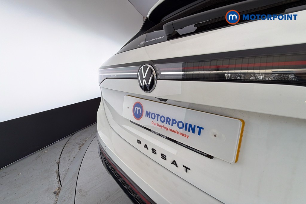 Volkswagen Passat R-Line Automatic Petrol Plug-In Hybrid Estate - Stock Number (1668999) - 37th supplementary image